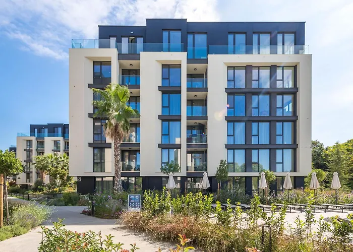 Pool View Azur Deluxe & Apartment Varna