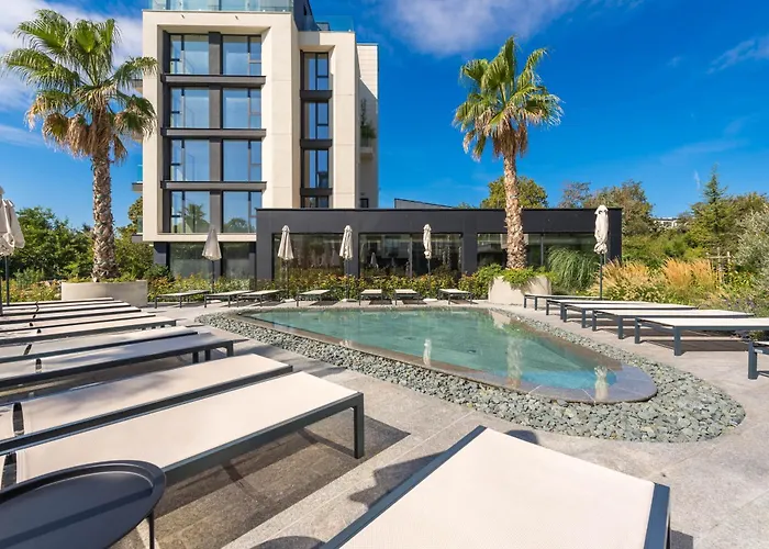 Lägenhet Pool View Azur Deluxe & *