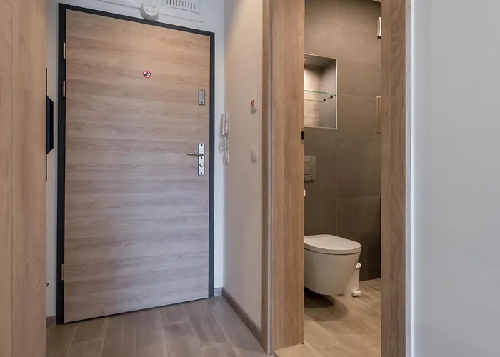 Pool View Azur Deluxe & Lägenhet Varna