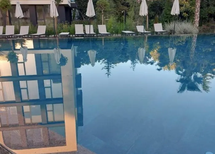 Pool View Azur Deluxe & *