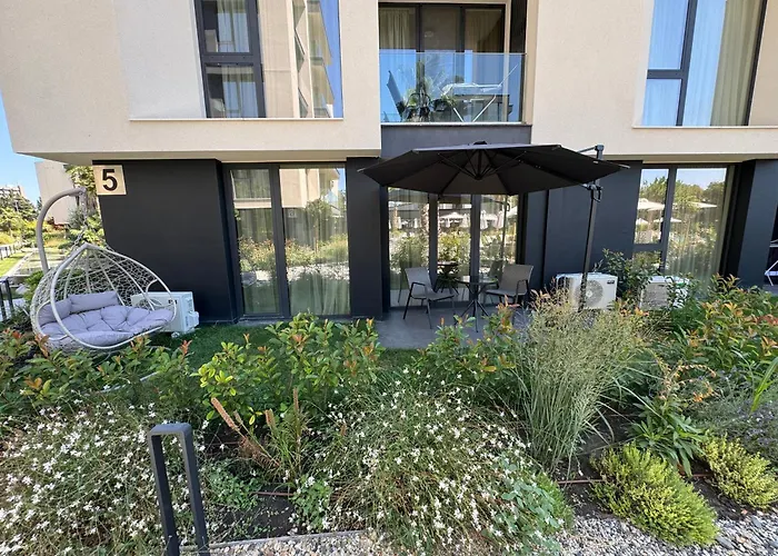 Pool View Azur Deluxe & * Varna